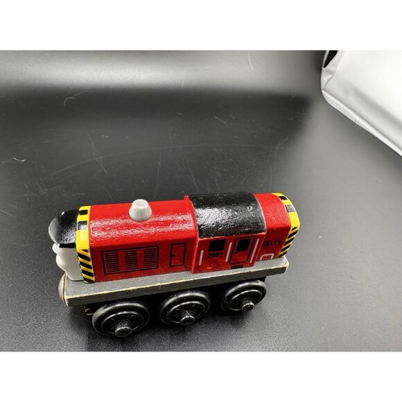 Thomas Wooden Railway Salty Red Train Engine Learning Curve 2003 Vtg-1 - Picture 5 of 10